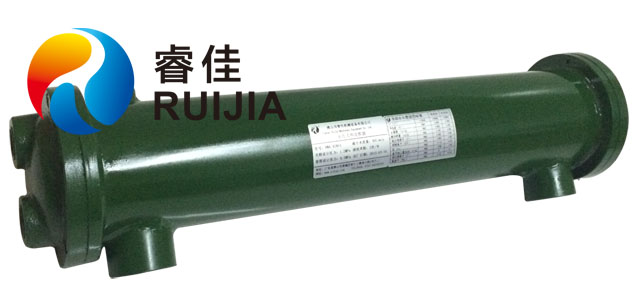 <font color='red'>水冷式油冷卻器</font>的特點