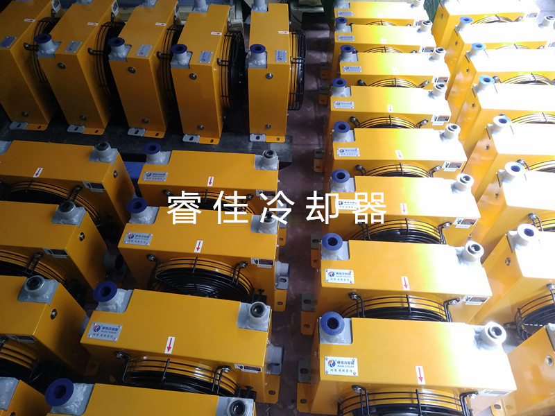 移動(dòng)機(jī)械液壓油冷卻器RJ-255