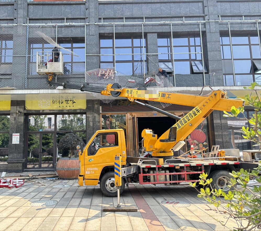 高空作業(yè)車(chē)加裝液壓油散熱器.jpg