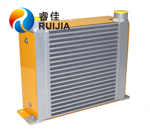 【冷卻器廠家】淺析<font color='red'>液壓油冷卻器</font>的維護保養(yǎng)